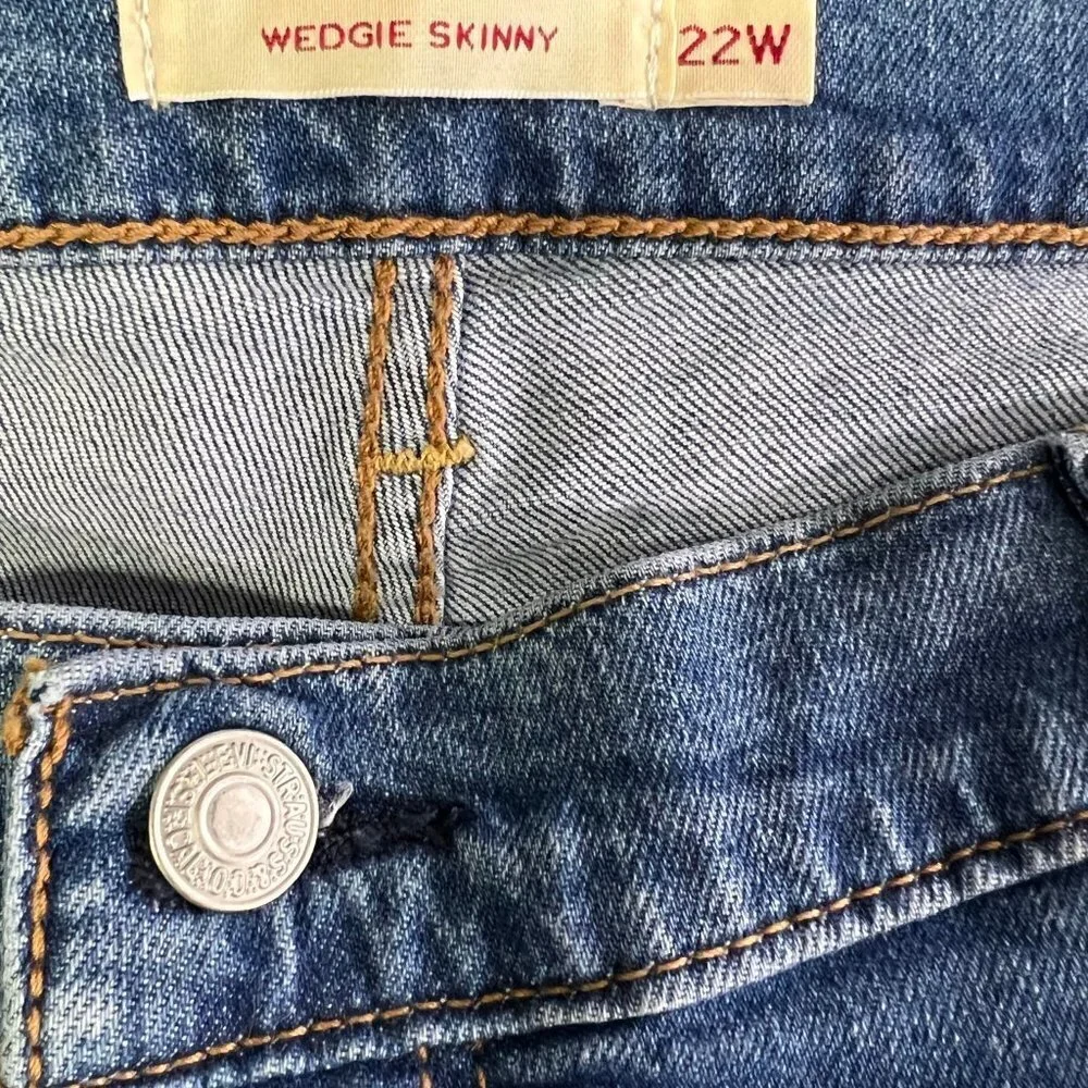Levi's Premium Wedgie Skinny Jeans  22W - Picture 6 of 9